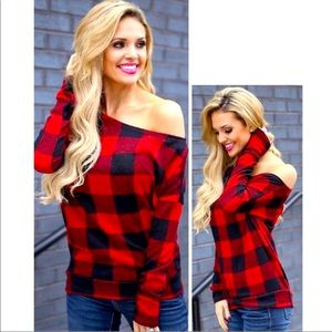 LAST❤️On-trend🎄Red Buffalo plaid off-shoulder top
